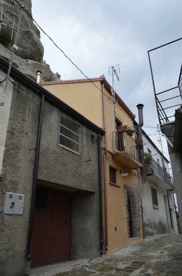 B&B La Casa Sulla Roccia Pietrapertosa Esterno foto